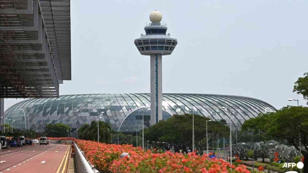 flights-diverted-from-changi-airport-weather-conditions-cause-12-diversions