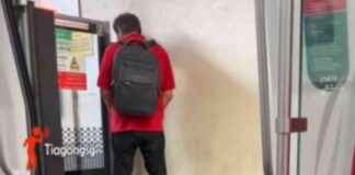 Man Caught Urinating at Tanah Merah MRT Station: Police Investigation underway man-caught-urinating-at-tanah-merah-mrt-station-police-nvestigation-underway