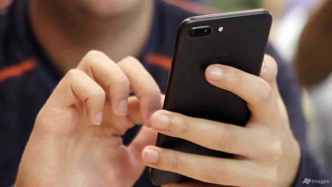 singapore-law-allows-police-to-freeze-scam-victims-bank-accounts