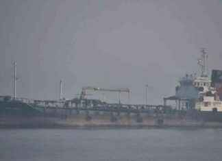 Tanker Sinks in Singapore Waters: Crew Rescued Off Pedra Branca tanker-sinks-in-singapore-waters-crew-rescued-off-pedra-branca