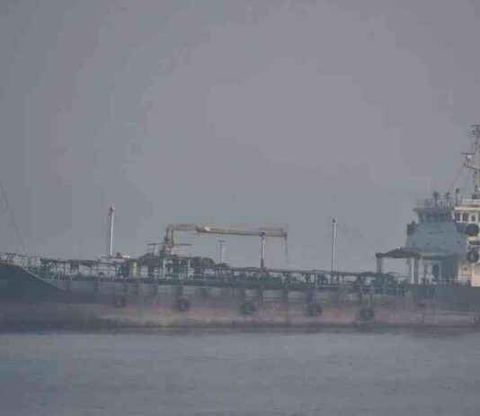 Tanker Sinks in Singapore Waters: Crew Rescued Off Pedra Branca tanker-sinks-in-singapore-waters-crew-rescued-off-pedra-branca