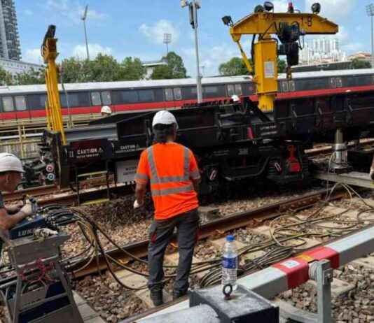 SMRT Works to Recover Derailed Vehicle Causing Line Delays smrt-works-to-recover-derailed-vehicle-causing-line-delays