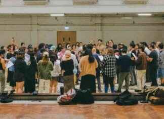 Experience the Joy of Singing with Strangers in a Community Choir experience-the-joy-of-singing-with-strangers-in-a-community-choir